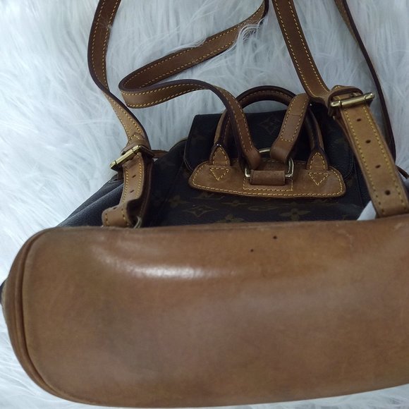 EXCEPTIONALLY CLEAN EUC LV Vintage Montsouris MM Backpack (w/ Dust Cover & Box) - Picture 9 of 16